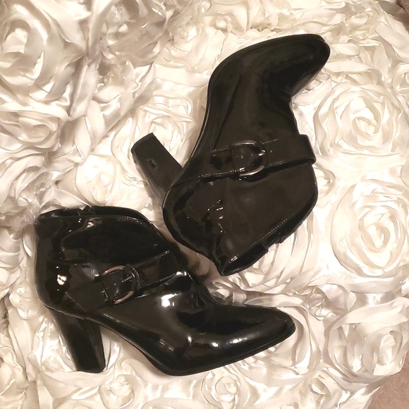 Black Patent Impo Ankle Boots - Picture 1 of 9